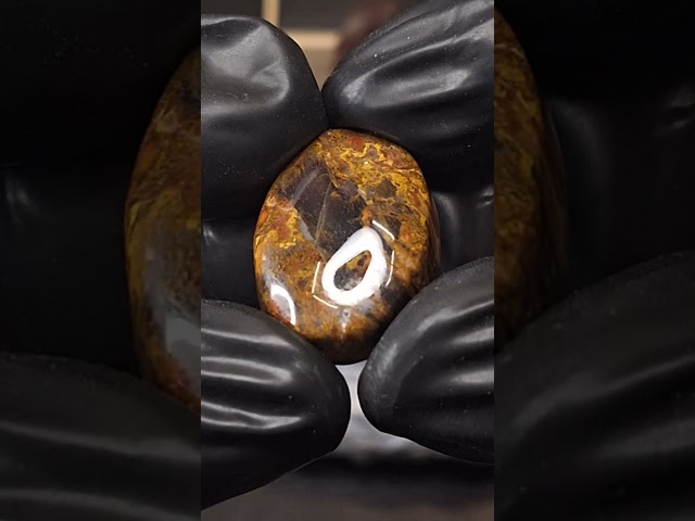 حجر عقيق مزعفر طبيعي