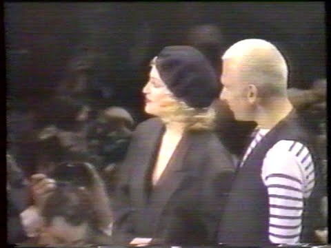 Madonna no desfile de Jean-Paul Gaultier (Fantástico, TV Globo, 27/09/1992)