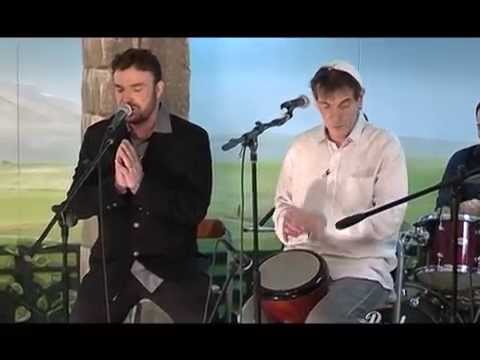 קליפ - דוד ד'אור ושלמה בר - אצלנו בכפר טודרא