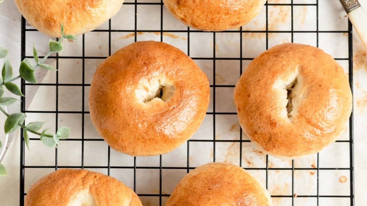 Easy Homemade Plain Bagels (Quick & Easy!)