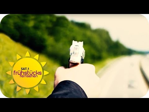 download lagu mp3 mp4 Autobahn Sniper, download lagu Autobahn Sniper gratis, unduh video klip Autobahn Sniper