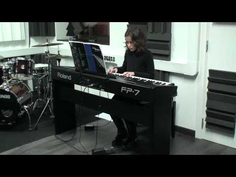 Joana Braga piano Minuet G Major J S  Bach 14Dez2011