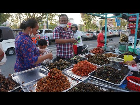 Amazing Exotic Food @Royal Palace - Activities of Vendors Selling Food on The STREET in Evening