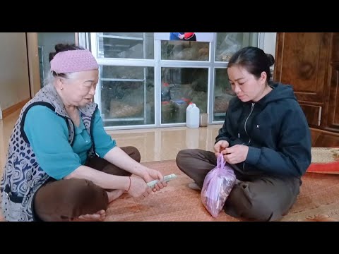 NHAN  to see Nam's grandmother to buy medicine for his kind boss.