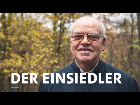 Minimalismus, Natur und Gott – Pater Götz lebt im Wald | SWR Heimat - Menschen in Rheinland-Pfalz