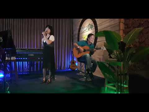 Thể hiện bởi Hoài Mỹ