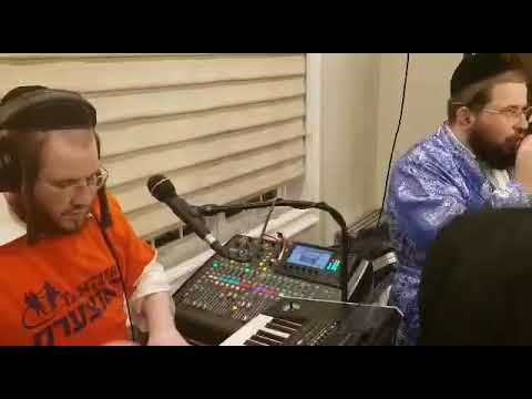 Watch Shia Berko Perform BOCHE!!! Together With Avrumy Berko| יהושע בערקא| אברמי בערקא | באכע