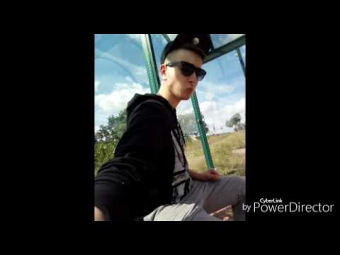 Nekrotekk Drücken im Gesicht