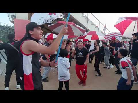 "llegó la banda de CURICÓ" Barra: Los Marginales &bull; Club: Curicó Unido