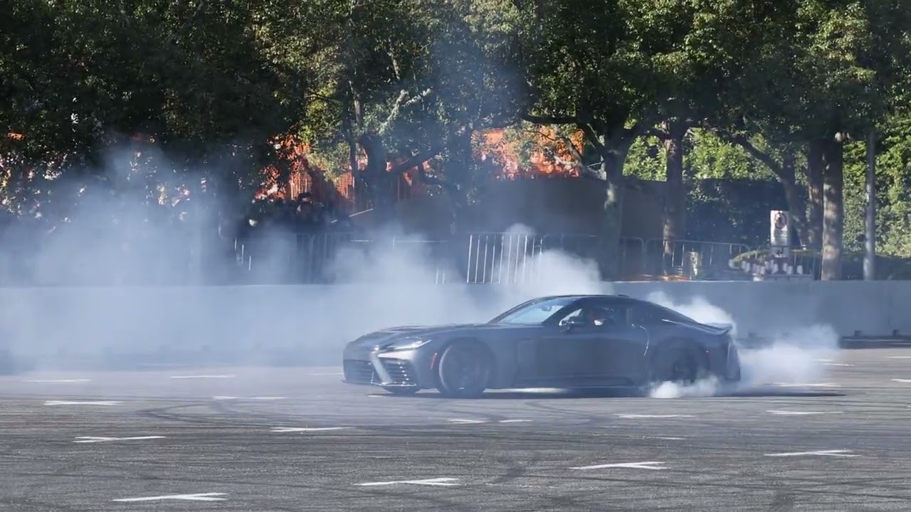 トヨタ GR GTのデモ走行＠東京オートサロン2026