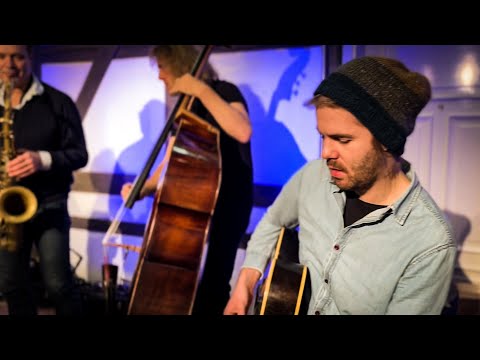 Quadro Nuevo: WEIHNACHT – Bratäpfel schmoren im Ofen (Stream)