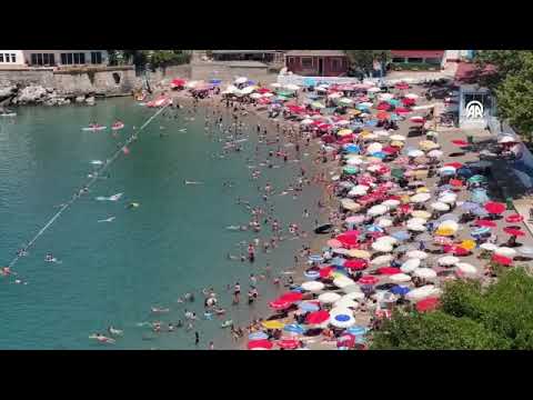 Zonguldak ve Kocaeli'de sıcak havadan bunalanlar plajları doldurdu