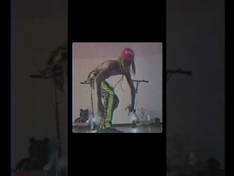 Lalo Ebratt - Mood* (Oficial Video)