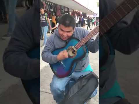 Chayo vega canta en el centro de Los Mochis