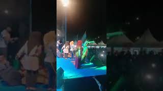 Download lagu Rasya D’academy _entah apa yg merasukimu mp3 Download lagu Rasya D’academy _entah apa yg merasukimu mp3