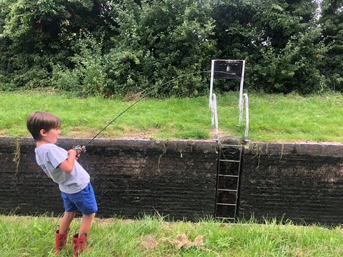 PERCH FISHING THE GUC WITH BFS ,(Getting a whipping from a 6 year old!)