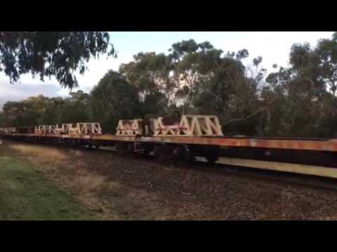 BL34 and G541 lead empty steely through Langwarrin, May 8 2017