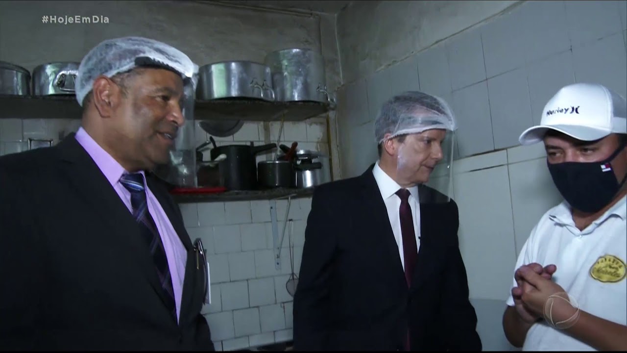 Patrulha do Consumidor encontra sujeira em padaria após denúncia de clientes