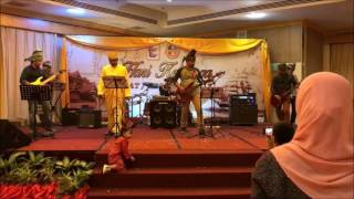 Download lagu Terharu - Jamal Abdillah & Mawi live cover by MyKugiran mp3