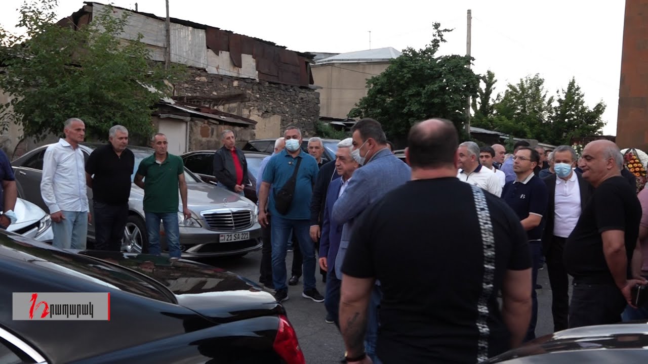 Սերժ Սարգսյանը եկել էր Բեգլարյանի եղբոր հոգեհանգստին