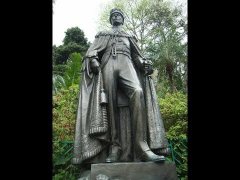 Unveiling the Statue of King George VI : The Crown