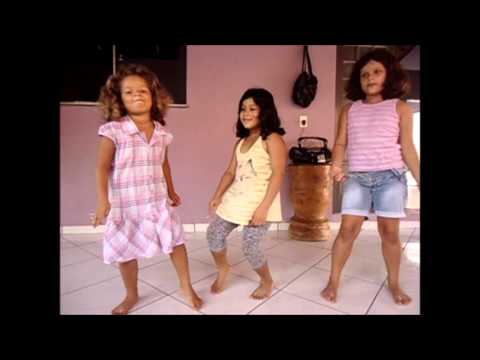 Ana Julia Rafaela e Joana Clara...