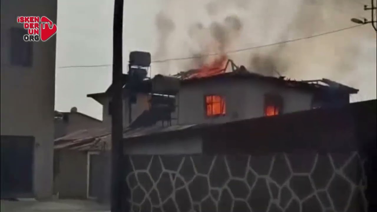 Erzin’de Ev Yangını: İkinci Kat Küle Döndü