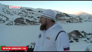 Рамзан Кадыров вместе с соратниками прокатился на санках