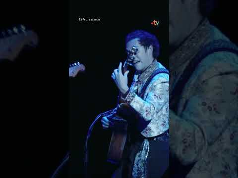 -M- et Thibault Cauvin : « Les Mots bleus ».