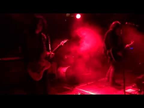 Dead Guitars - Stranger (live @ dB's Utrecht 21.3.2014)