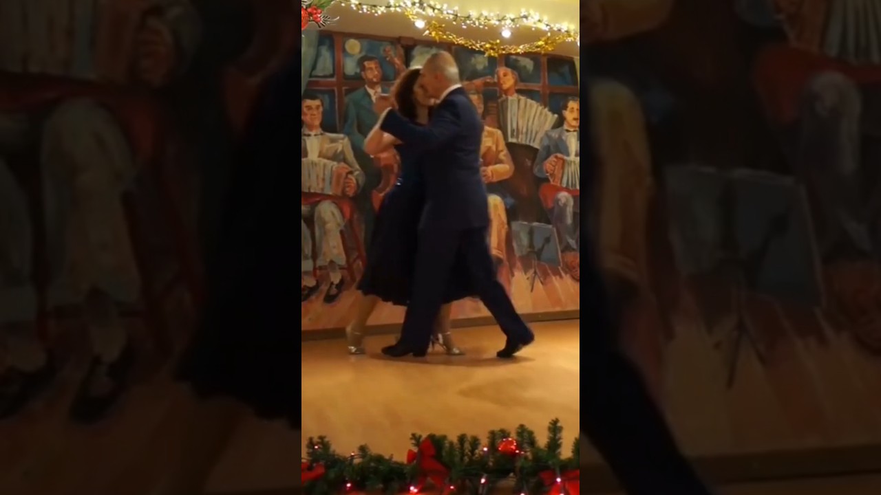 Juana García y Julio Robles - "El Vals de Nochebuena"
