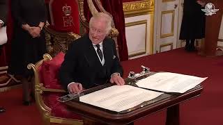 Otro escándalo del rey Carlos III: ¿Berrinchudo y racista?
