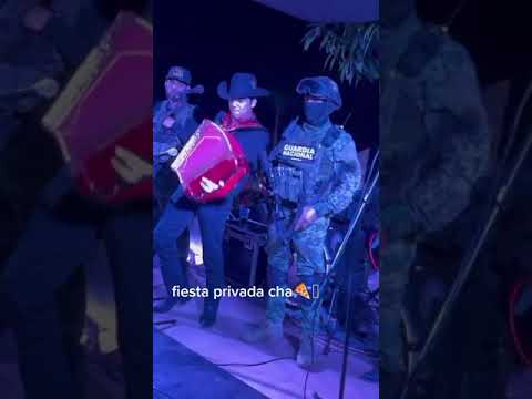 Fiesta privada la Cha🍕.  Con el de siempre🧿🇲🇽👍🏻