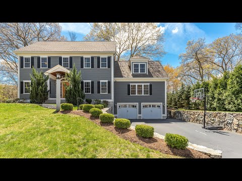 96 Van Norden Rd, Reading MA - Stephanie Macfarland - Tel 617-710-2334