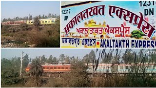 preview picture of video 'LHB 12317 'Akal Takht Superfast Express' with Howrah WAP4'