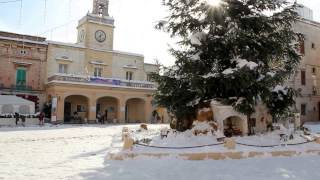 preview picture of video 'Puglia - Fasano sotto la neve 31 dicembre 2014 - scorci mattutini'