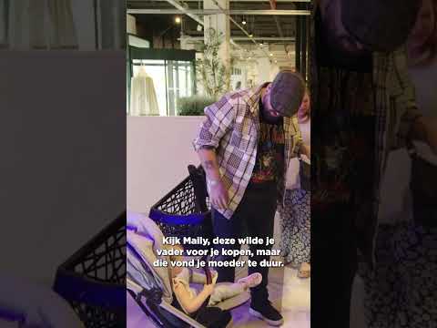 Soms kan winkelen stressvol zijn voor beide ouders!🤣