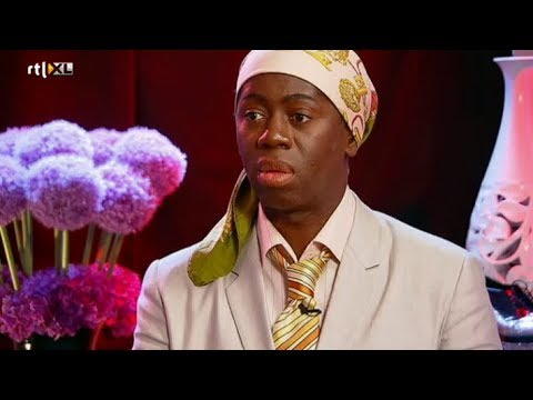 Ushi Hirosaki interviews Miss J. Alexander (2011)