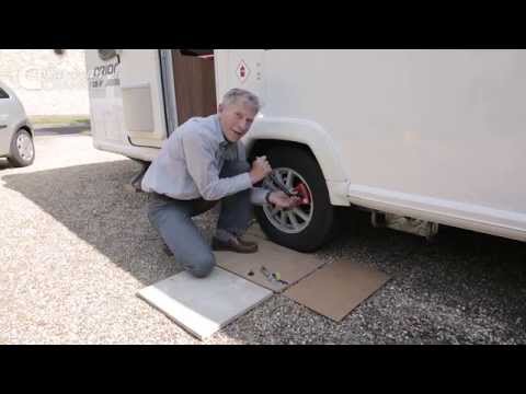 CC S04E23 - CARAVANNING BASICS Security