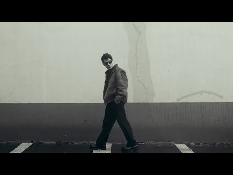Kendimden Hallice - Böyle Böyle Azaldım (Official Music Video)