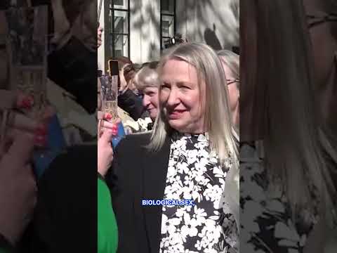 JK Rowling viert uitspraak Brits Supreme Court over definitie van vrouw