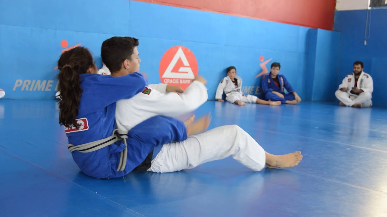 Ana Júlia Soares - Exame de Faixa Amarela e Branca -  Jiu Jitsu 2017