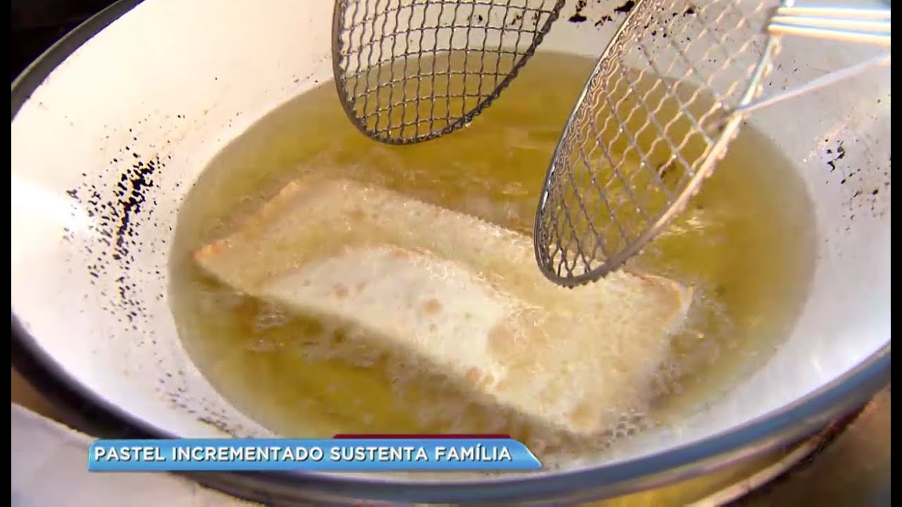 Casal que mudou de cidade pra cuidar de parente monta barraca de pastel e é sucesso no bairro