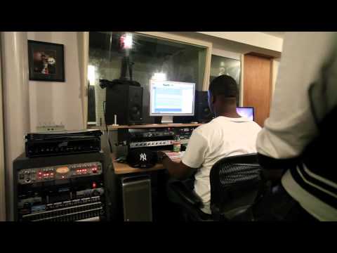 MAKE IT RAIN BULLY FEAT SLIM DUNKIN PROD BY BLACKSAUN