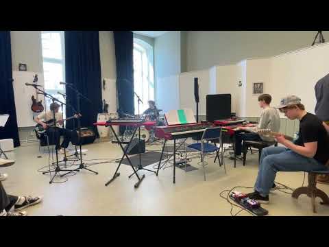 Skrapans Musikklass ÅK 1 repar Daybreak av Mezzoforte