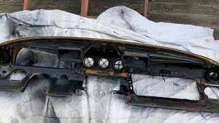 Mercedes R107: Demontaż deski rozdzielczej krok po kroku