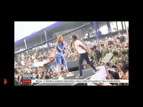 SLANK feat inul daratista ( pandangan pertama ) pesta Rakyat simpedes di karawang