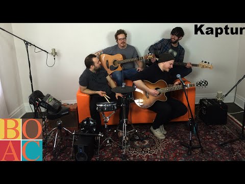 Band on a Couch - Kaptur