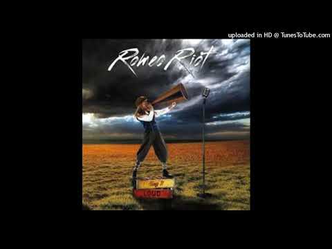 Romeo Riot - Sing It Loud - 01 - Room To Run