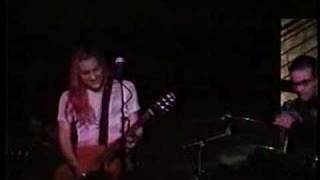 Groovie Ghoulies - The Kids Go Crazy - Live